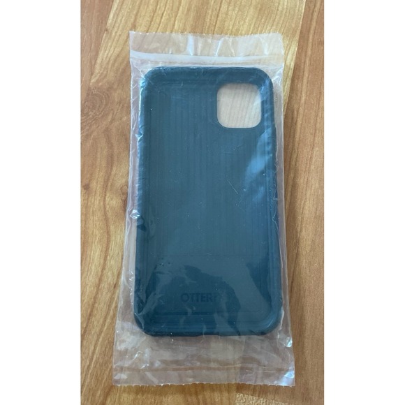 Otterbox Symmetry Black Case for I Phone 11 Pro - Picture 2 of 2